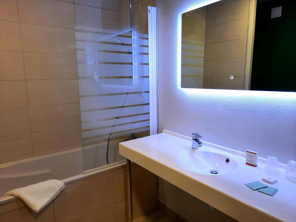 Logis Auberge Du Port Bazeilles Екстер'єр фото