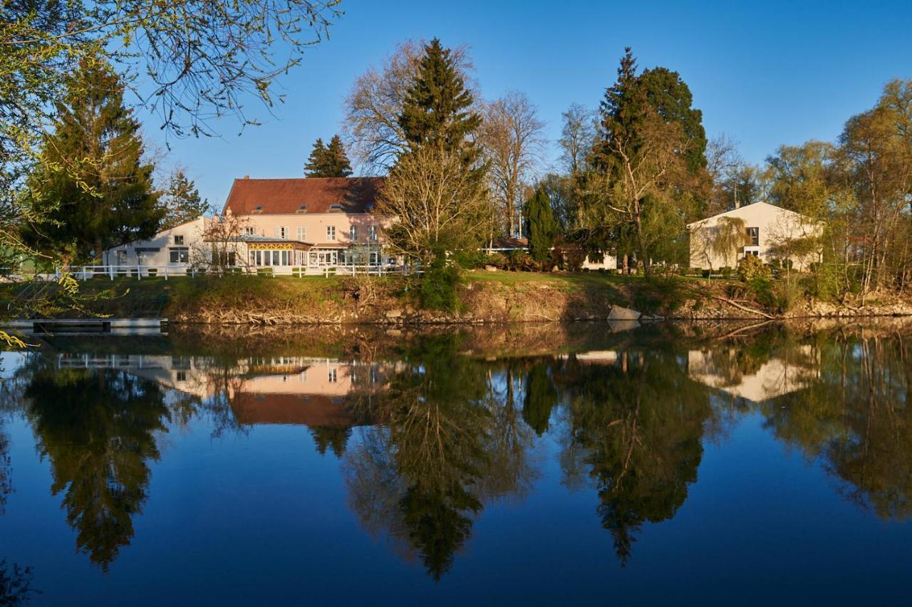 Logis Auberge Du Port Bazeilles Екстер'єр фото